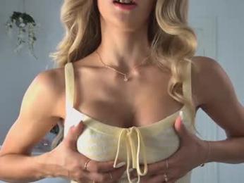 littlegreekflower chaturbate stream image