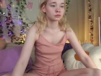 caramelangels chaturbate stream image