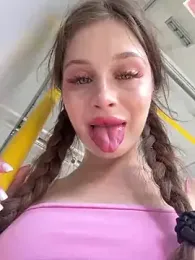 mmelicious stripchat stream image