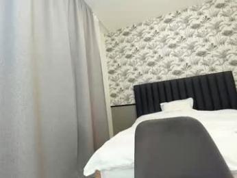 ehotlovea chaturbate stream image