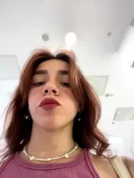 Lily__Belle stripchat stream image