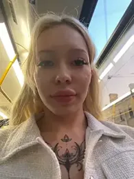 babydolll stripchat stream image