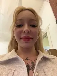 babydolll stripchat stream image