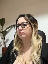 amooraaamoon stripchat stream image