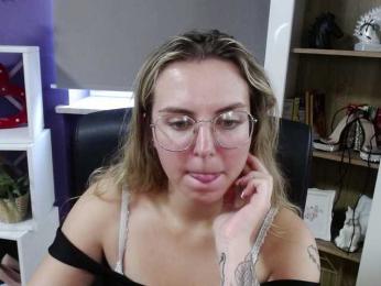 Soft-Zoey bongacams stream image