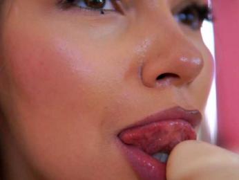 ArtTeasee bongacams stream image