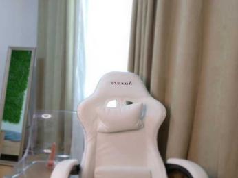 EmilyxJames bongacams stream image