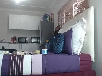 Melanin-Monroeee stripchat stream image