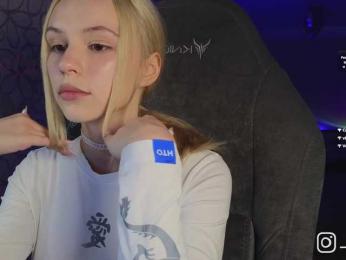 fymryn bongacams stream image