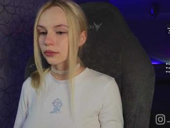 fymryn bongacams stream image