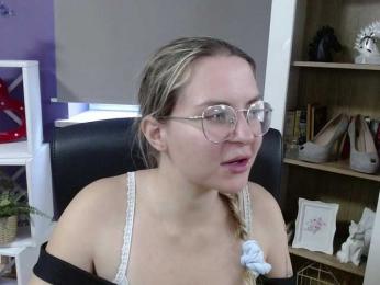 Soft-Zoey bongacams stream image