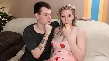 julielourens stripchat stream image