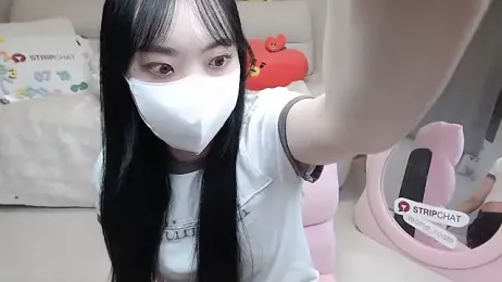 momo_room stripchat stream image