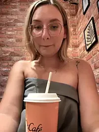 The_Snowwhitee stripchat stream image