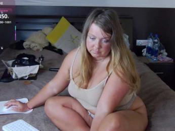 FLUFFY_BEAUTY bongacams stream image