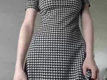 b4by_emilia chaturbate stream image