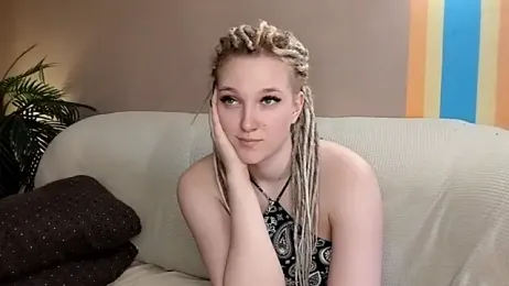 julielourens stripchat stream image