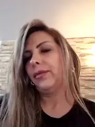 _Abril-Office1 stripchat stream image