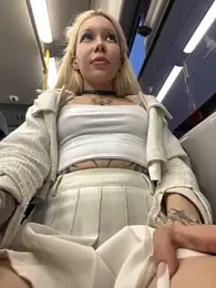 babydolll stripchat stream image