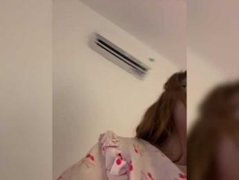 LittleDelora bongacams stream image