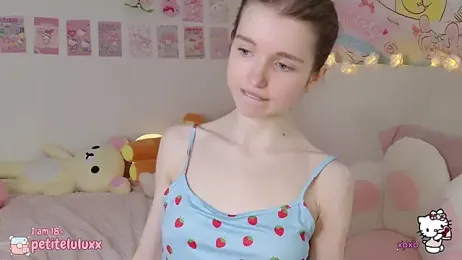 petiteluluxx stripchat stream image