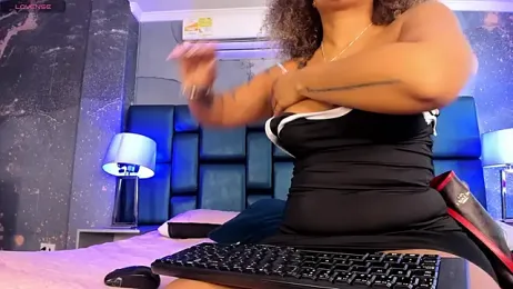 riri_brunnete stripchat stream image