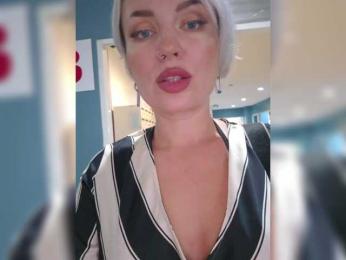 MinniMia bongacams stream image