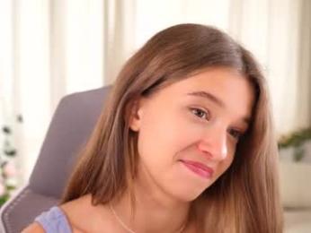 little_poetry chaturbate stream image