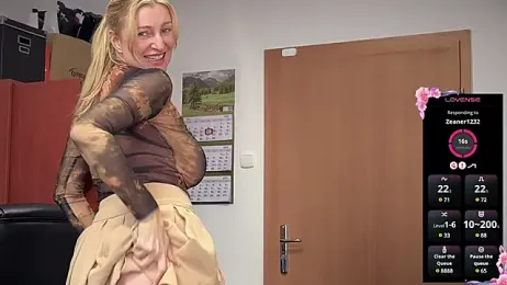 legsLONG stripchat stream image