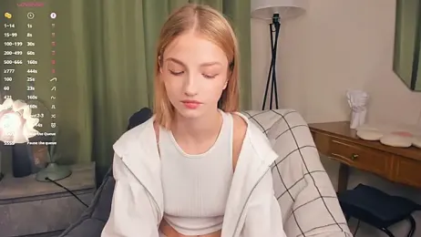 DreamyGleam stripchat stream image