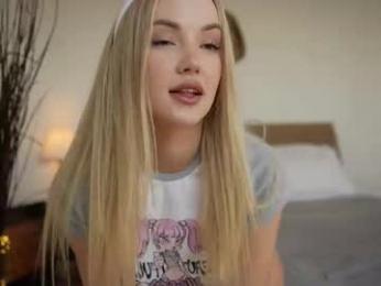 kriss0leoo chaturbate stream image