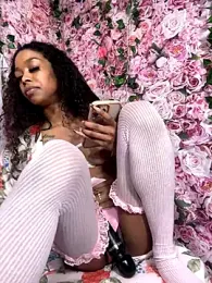 mismialove stripchat stream image