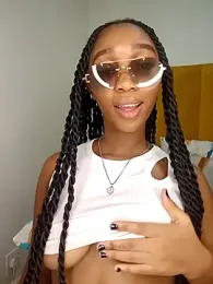 Hannah_107 stripchat stream image