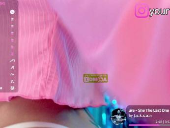 VikkiExtraCheese bongacams stream image