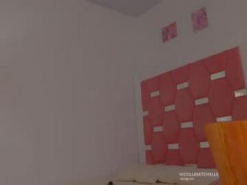 nicolle_mitchelle chaturbate stream image