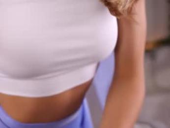 little_poetry chaturbate stream image