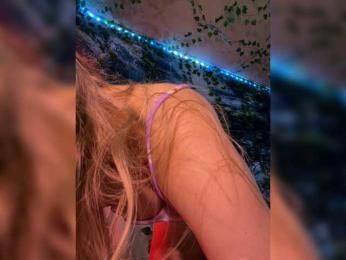 -Summer- bongacams stream image