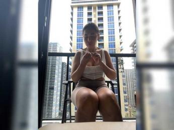 wlcm2talilia bongacams stream image