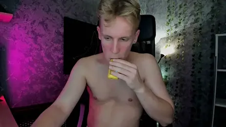 AlexxSweet stripchat stream image