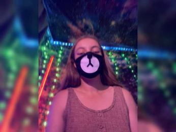 -Summer- bongacams stream image