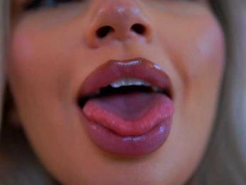 ArtTeasee bongacams stream image