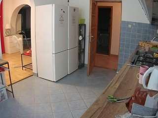 voyeurcam-julmodels-kitchen camsoda stream image