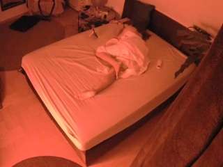 voyeurcam-julmodels-whitebed-5 camsoda stream image