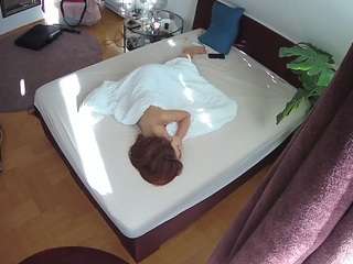 voyeurcam-julmodels-whitebed-5 camsoda stream image