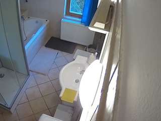 voyeurcam-julmodels-bath-2nd-2 camsoda stream image