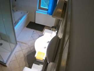 voyeurcam-julmodels-bath-2nd-2 camsoda stream image