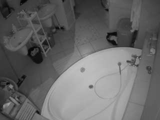 voyeurcam-julmodels-bath-1st-1 camsoda stream image