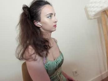 ehotlovea chaturbate stream image