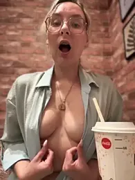 The_Snowwhitee stripchat stream image