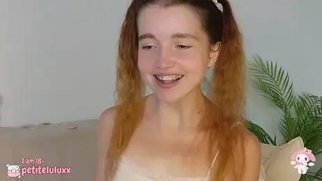 petiteluluxx stripchat stream image